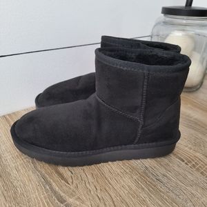 Cushionaire hipster‎ cozy ankle boots Womens size 9 Black genuine Suede